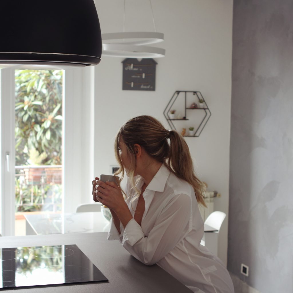 Dinna Cocinas y Armarios Tenerife · Cocinas para apartamentos de verano: diseño práctico sin renunciar al estilo